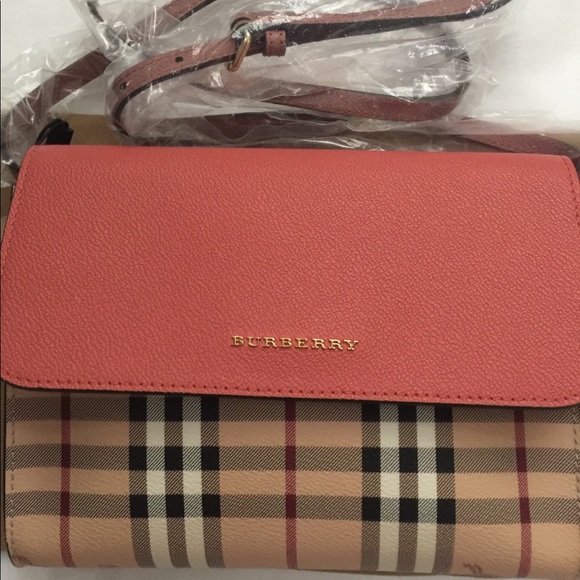 ❌SOLD❌NWT Burberry Haymarket Small Bag - Picture 3 of 8